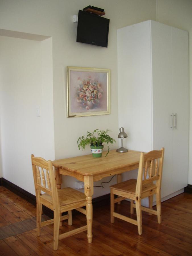 Dee'S Bnb Pretoria Bagian luar foto